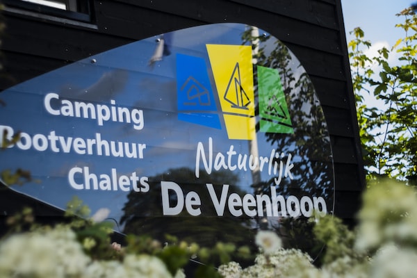 Foto van Friesland Chalet nabij het water - Vakantiehuis in De Veenhoop - ParkFacilities