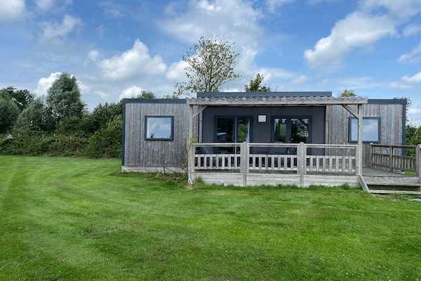 Foto van Friesland Chalet nabij het water - Vakantiehuis in De Veenhoop - ExteriorSummer