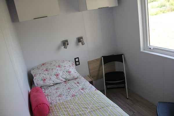 Foto van Friesland Chalet nabij het water - Vakantiehuis in De Veenhoop - BedRoom