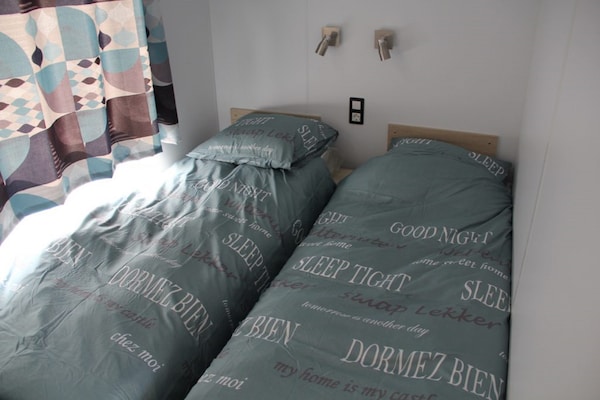 Foto van Friesland Chalet nabij het water - Vakantiehuis in De Veenhoop - BedRoom