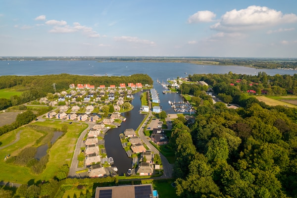 Foto van Woning aan het water in Drenthe - Vakantiehuis in Midlaren - AreaSummer1KM