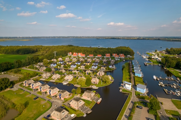 Foto van Woning aan het water in Drenthe - Vakantiehuis in Midlaren - AreaSummer1KM