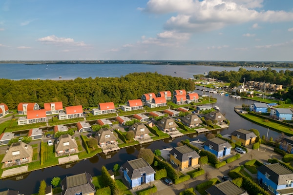Foto van Woning aan het water in Drenthe - Vakantiehuis in Midlaren - AreaSummer1KM