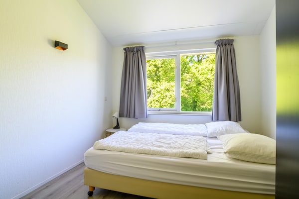 Foto van Comfortabele bungalow voor een groep - Vakantiehuis in Vlagtwedde - BedRoom