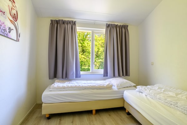 Foto van Comfortabele bungalow voor een groep - Vakantiehuis in Vlagtwedde - BedRoom