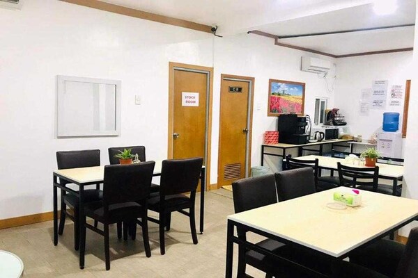 Foto van Gezellige Deluxe DBL-kamer nabij Clark Airport - Vakantiehuis in Pampanga - HallReception