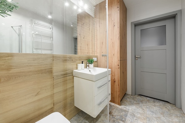 Foto van Appartement vlakbij Koneser Center - Vakantiehuis in Warszawa - BathRoom