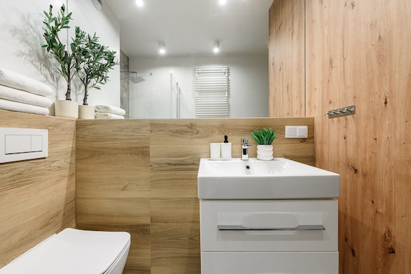 Foto van Appartement vlakbij Koneser Center - Vakantiehuis in Warszawa - BathRoom