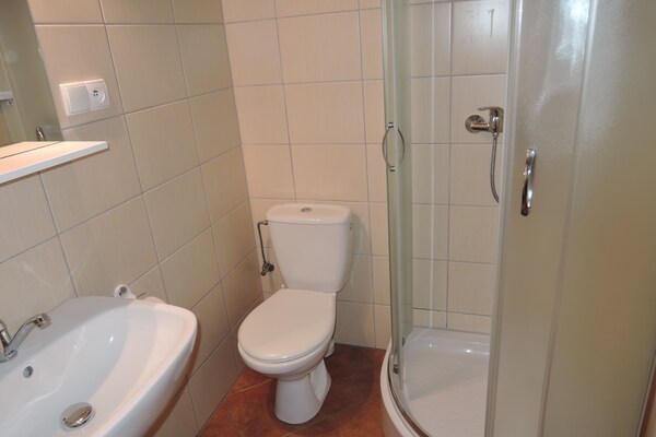 Foto van Kolczewo Cottage met BBQ en tuin - Vakantiehuis in Kolczewo - BathRoom