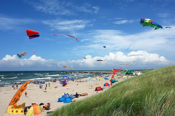 Foto van Bakstenen vakantiehuizen met twee verdiepingen - Vakantiehuis in Gaski - Water view