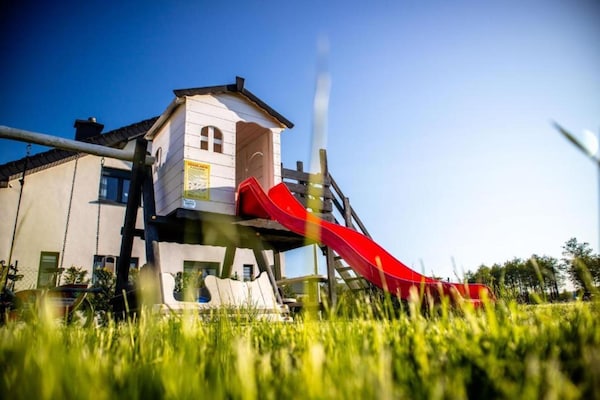 Foto van Bakstenen vakantiehuizen met twee verdiepingen - Vakantiehuis in Gaski - ViewSummer
