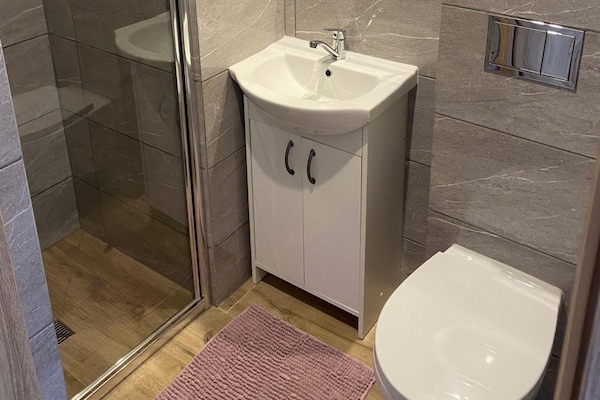 Foto van 4-persoonskamer met kitchenette, Sarbinowo - Vakantiehuis in Sarbinowo - BathRoom