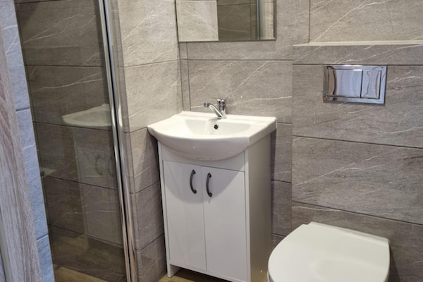 Foto van 4-persoonskamer met kitchenette, Sarbinowo - Vakantiehuis in Sarbinowo - BathRoom