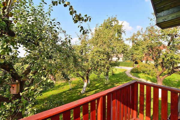 Foto van Een ruim vakantiehuis met een prachtige tuin - Vakantiehuis in Wrzesnica - terrace