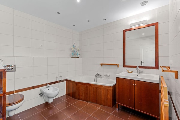 Foto van Comfortabel vakantiehuis met open haard, Bobolin - Vakantiehuis in Bobolin - BathRoom