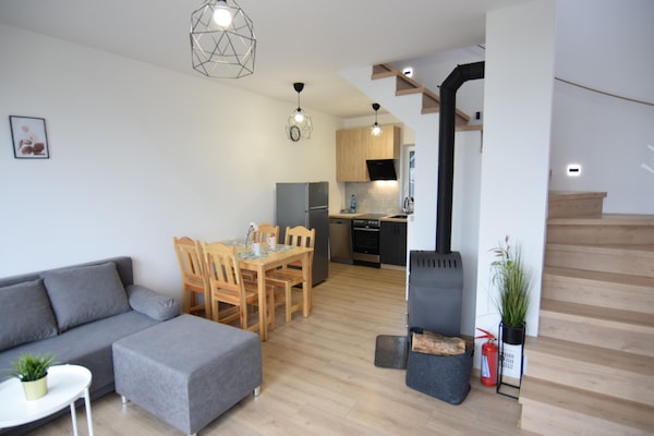 Foto van Huisje aan Kiedrowickie Meer met Roeiboot - Vakantiehuis in Kiedrowice - LivingRoom