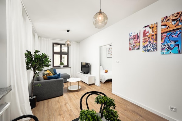 Foto van Appartement vlakbij Piotrkowska Street - Vakantiehuis in Łódź - LivingRoom