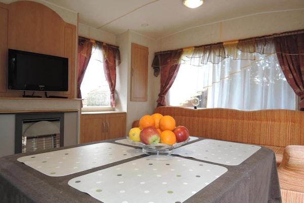 Foto van Stacaravan in Rogowo bij Oostzeestrand - Vakantiehuis in Mrzezyno - DiningRoom