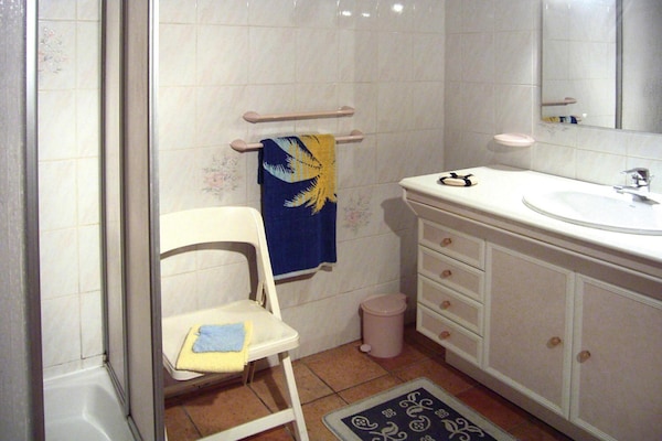 Foto van Zonnig Provençaals huis met terras - Vakantiehuis in Monteux - BathRoom