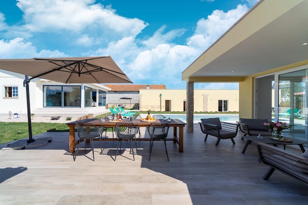 Foto van Landelijk vakantiehuis met zwembad
 - Vakantiehuis in Netos Almagreira - TerraceBalcony
