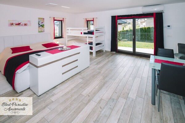 Foto van Bled Prestigious and Stylish Apartments - Standard Studio Apartment with Terrace - BedRoom