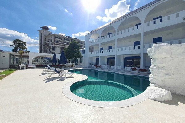 Foto van Luxe dubbele vakantie | Heerlijk aan het strand - Vakantiehuis in Pattaya - PoolOfHouse