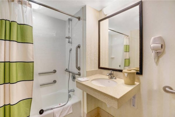 Foto van 1 tweepersoonsbed | Niet-roken - Vakantiehuis in MILFORD - Facilities