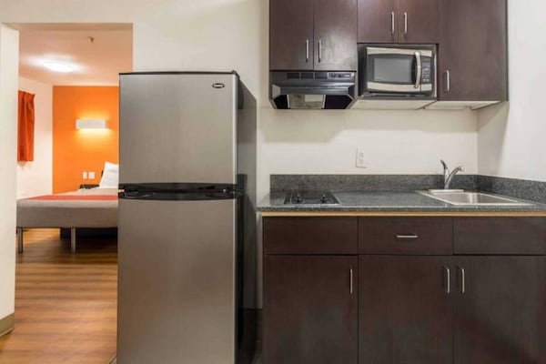 Foto van 1 kingsize bed | Nsmk, koelkast - Vakantiehuis in Greenville - Kitchen