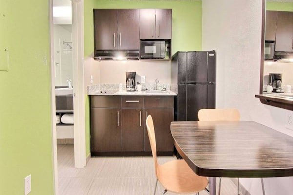 Foto van 1 tweepersoonsbed (queensize) | Rookvrij - Vakantiehuis in Austin TX - Kitchen