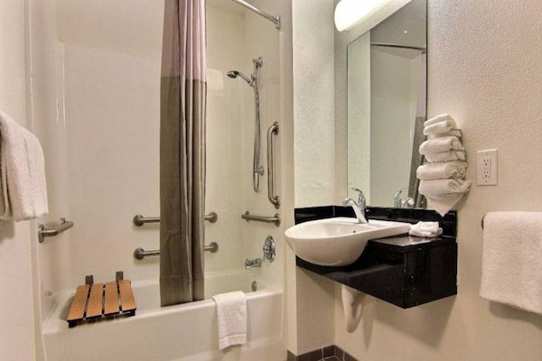Foto van 1 tweepersoonsbed (queensize) | Rookvrij - Vakantiehuis in Austin TX - BathRoom