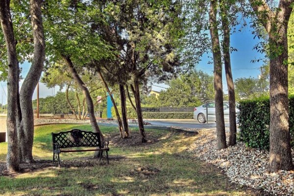 Foto van 1 tweepersoonsbed (queensize) | Rookvrij - Vakantiehuis in Austin TX - ExteriorSummer