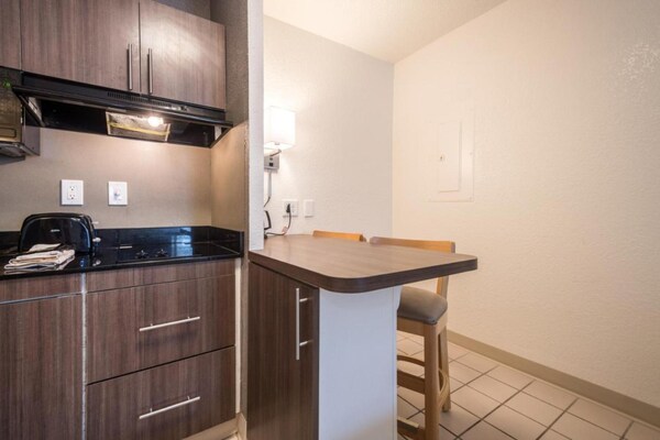 Foto van 2 tweepersoonsbedden (queensize) | Rolstoeltoegankelijk bad | Rookvrij - Facilities