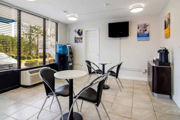 Foto van 1 Queensize Bed | Niet-rokende, Keuken - Vakantiehuis in LaGrange - FloorPlan