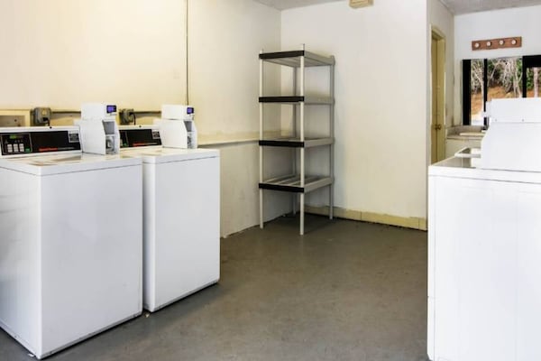 Foto van 1 Queensize Bed | Niet-rokende, Keuken - Vakantiehuis in LaGrange - Facilities