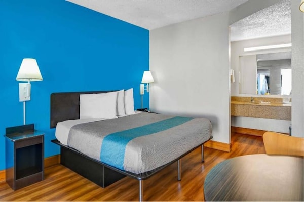 Foto van 1 kingsize bed | Rolstoeltoegankelijk bad, NSMK - Vakantiehuis in Atlanta - BedRoom