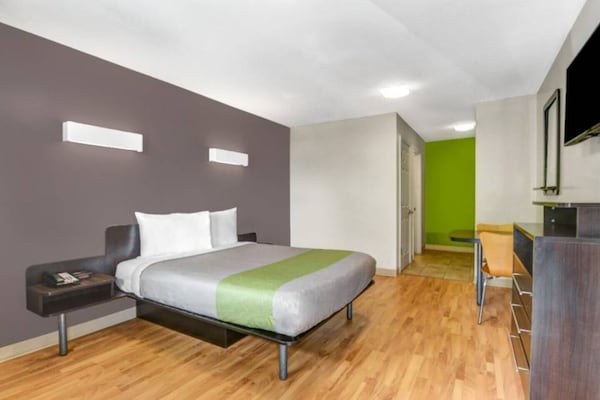 Foto van 1 tweepersoonsbed | rolstoeltoegankelijk | badkuip | smk - BedRoom
