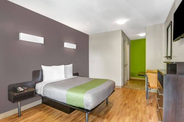 Foto van 1 tweepersoonsbed | rolstoeltoegankelijk | badkuip | smk - BedRoom
