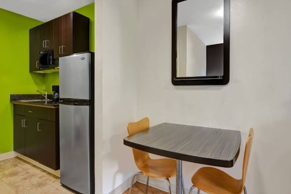 Foto van 1 tweepersoonsbed | rolstoeltoegankelijk | badkuip | smk - Kitchen