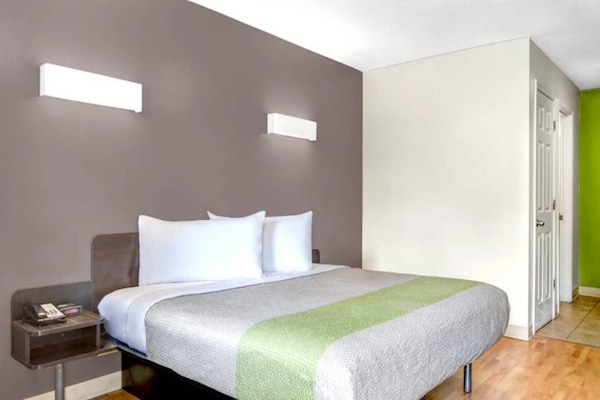 Foto van 1 tweepersoonsbed (queensize) | Niet-roken - Vakantiehuis in CHAMBLEE - BedRoom