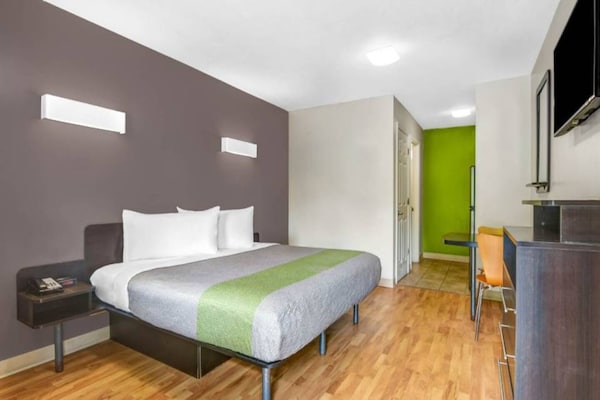Foto van 1 tweepersoonsbed (queensize) | Niet-roken - Vakantiehuis in CHAMBLEE - BedRoom