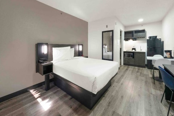 Foto van 1 tweepersoonsbed (queensize) | Douche conform ADA/RI-normen - BedRoom