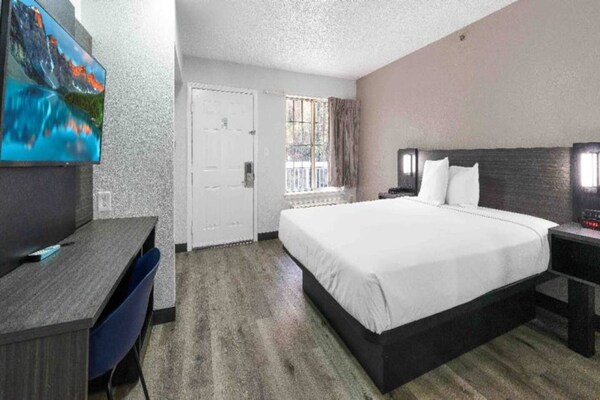 Foto van 1 tweepersoonsbed (queensize) | Douche conform ADA/RI-normen - BedRoom