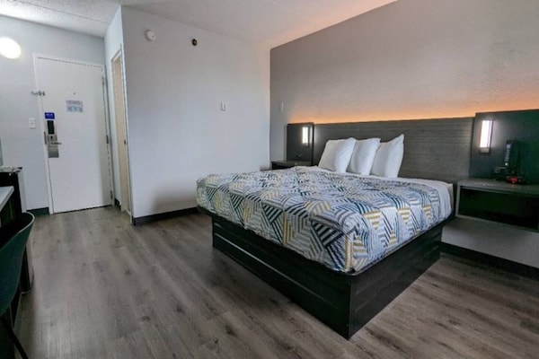 Foto van 2 tweepersoonsbedden | Toegankelijk voor mindervaliden | RI | Premium | Koelkast - Facilities