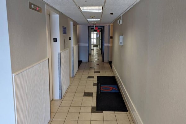 Foto van 2 tweepersoonsbedden | Toegankelijk voor mindervaliden | RI | Premium | Koelkast - Facilities