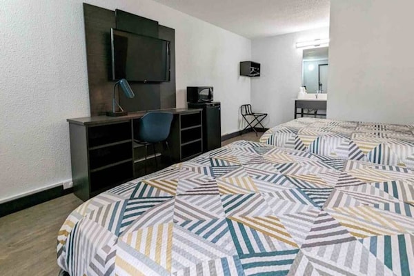Foto van 1 tweepersoonsbed (queensize) | Toegankelijk voor mindervaliden/badkuip/magnetron - BedRoom
