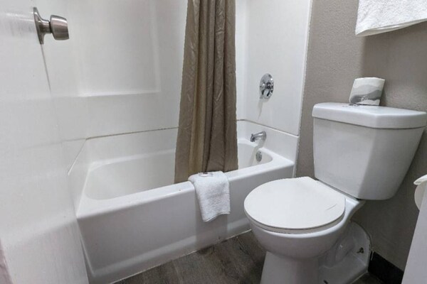 Foto van 1 tweepersoonsbed | Toegankelijk voor mindervaliden/bad - Facilities