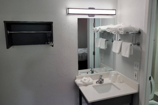 Foto van 1 tweepersoonsbed | Toegankelijk voor mindervaliden/bad - Facilities