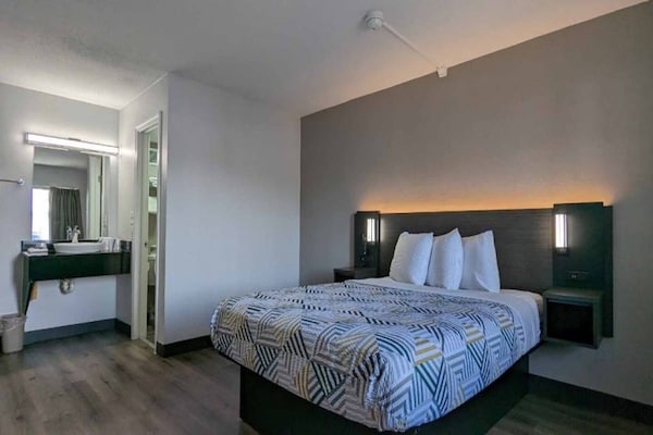 Foto van 1 tweepersoonsbed | Toegankelijk voor mindervaliden/bad - BedRoom
