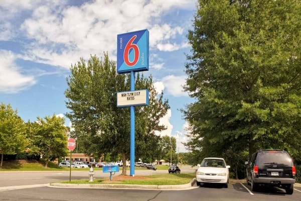 Foto van 1 tweepersoonsbed (queensize) | Roken mogelijk - Vakantiehuis in Richmond VA - ExteriorSummer