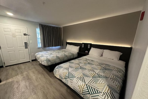 Foto van 2 tweepersoonsbedden | Rookvrij, Keuken - Vakantiehuis in Columbus GA - BedRoom
